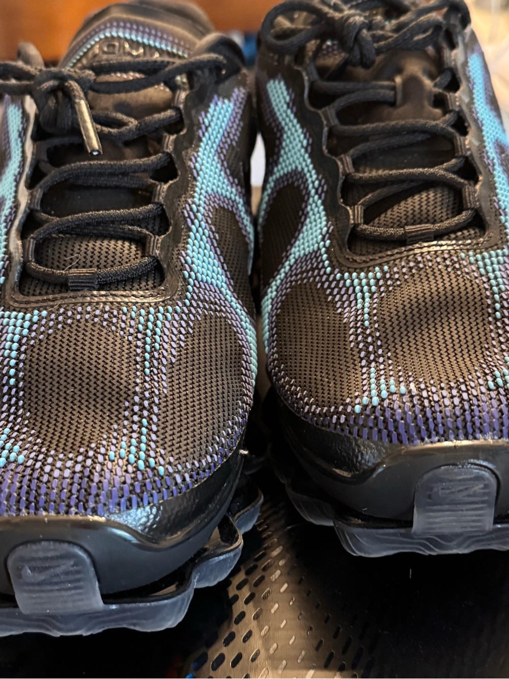 Men's Nike Air Liquid Max Sneakers with Blue Accents